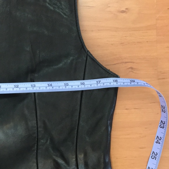 Buttery soft leather vest with multiple button down closure - Picture 6 of 8